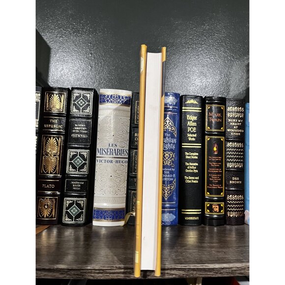 The Pursuit Of Alice Thrift By Elinor Lipman Hardcover Novel Random House 2003 - Picture 4 of 4